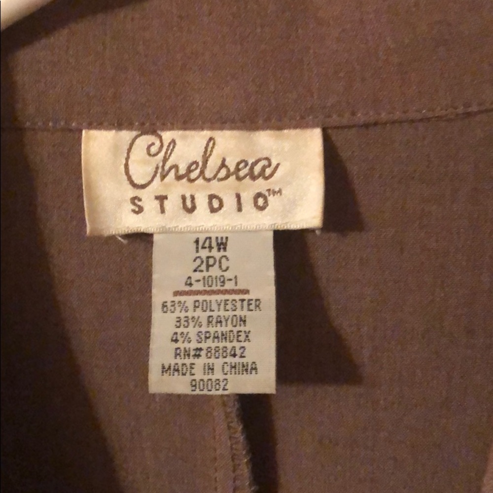 Ladies Suit - Picture 2 of 2